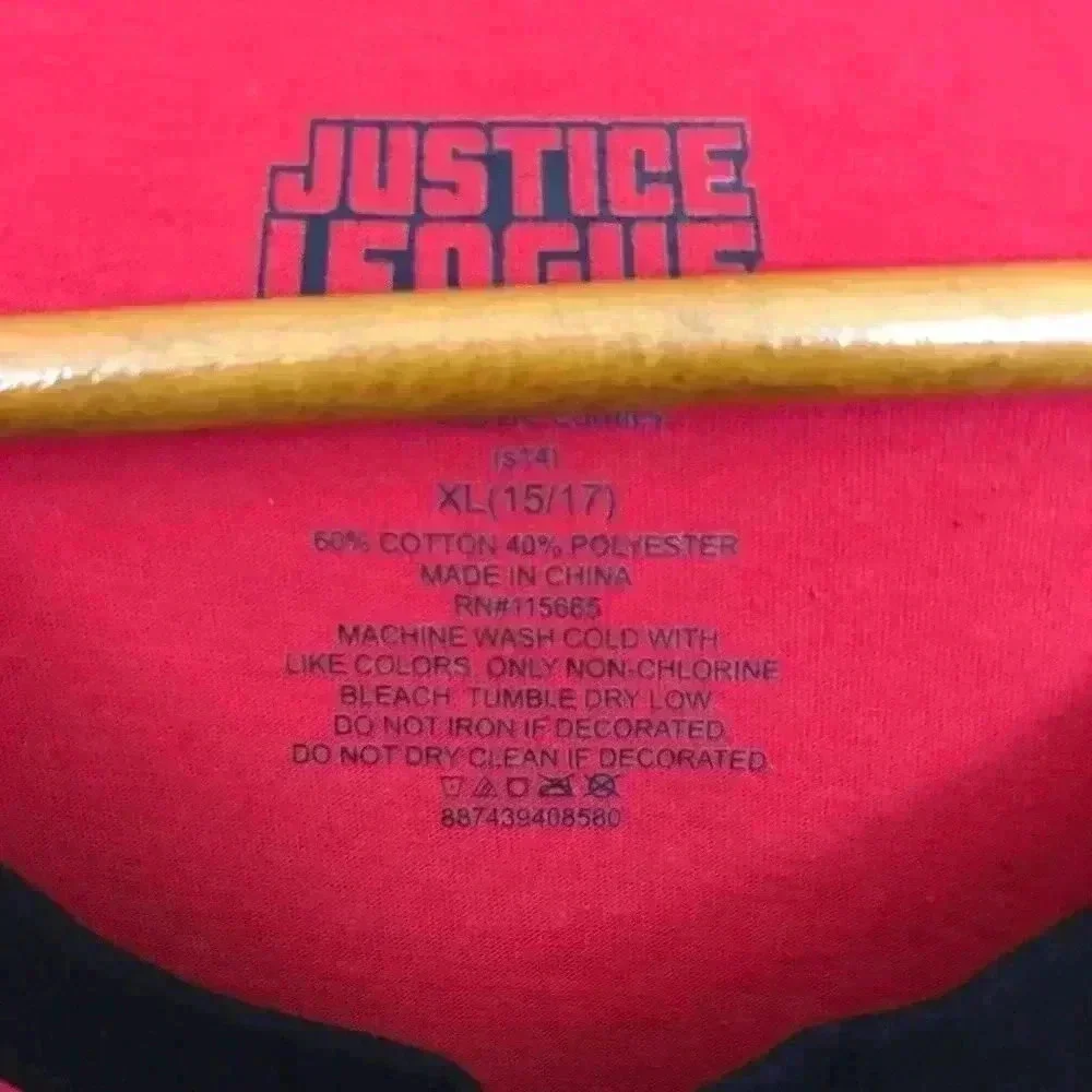 Justice League Female Heroes Red XL T-Shirt - Picture 4 of 5